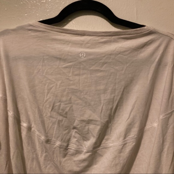 Lululemon White Quarter Length Top 6 - Picture 2 of 4